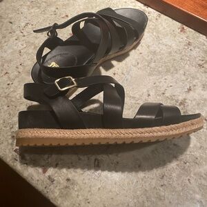 SOFTT sandals black 8.5 brand new